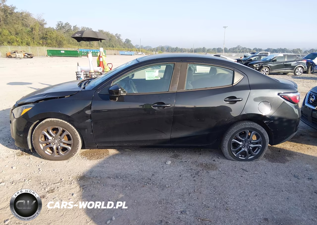 2019 Toyota Yaris Le VIN:3MYDLBYV4KY521768 - 14