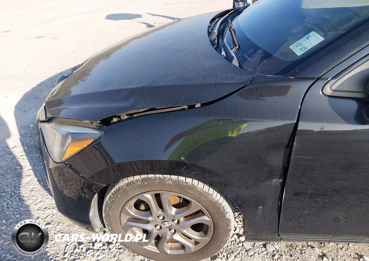 2019 Toyota Yaris Le VIN:3MYDLBYV4KY521768 - 17