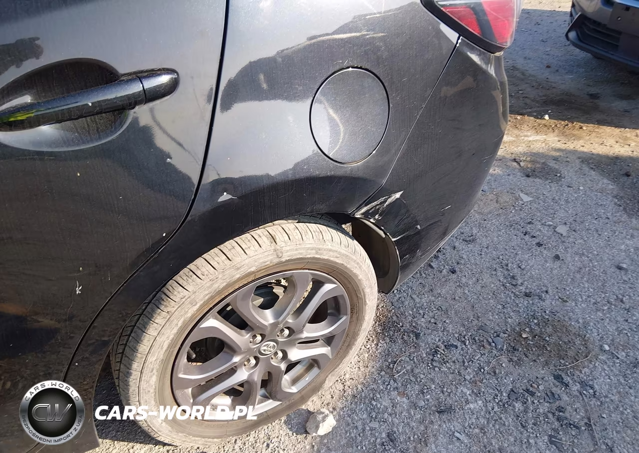 2019 Toyota Yaris Le VIN:3MYDLBYV4KY521768 - 18