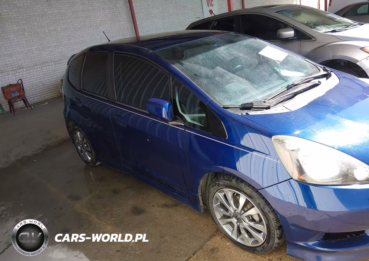 2013 Honda Fit Sport VIN:JHMGE8G51DC028912 - 13