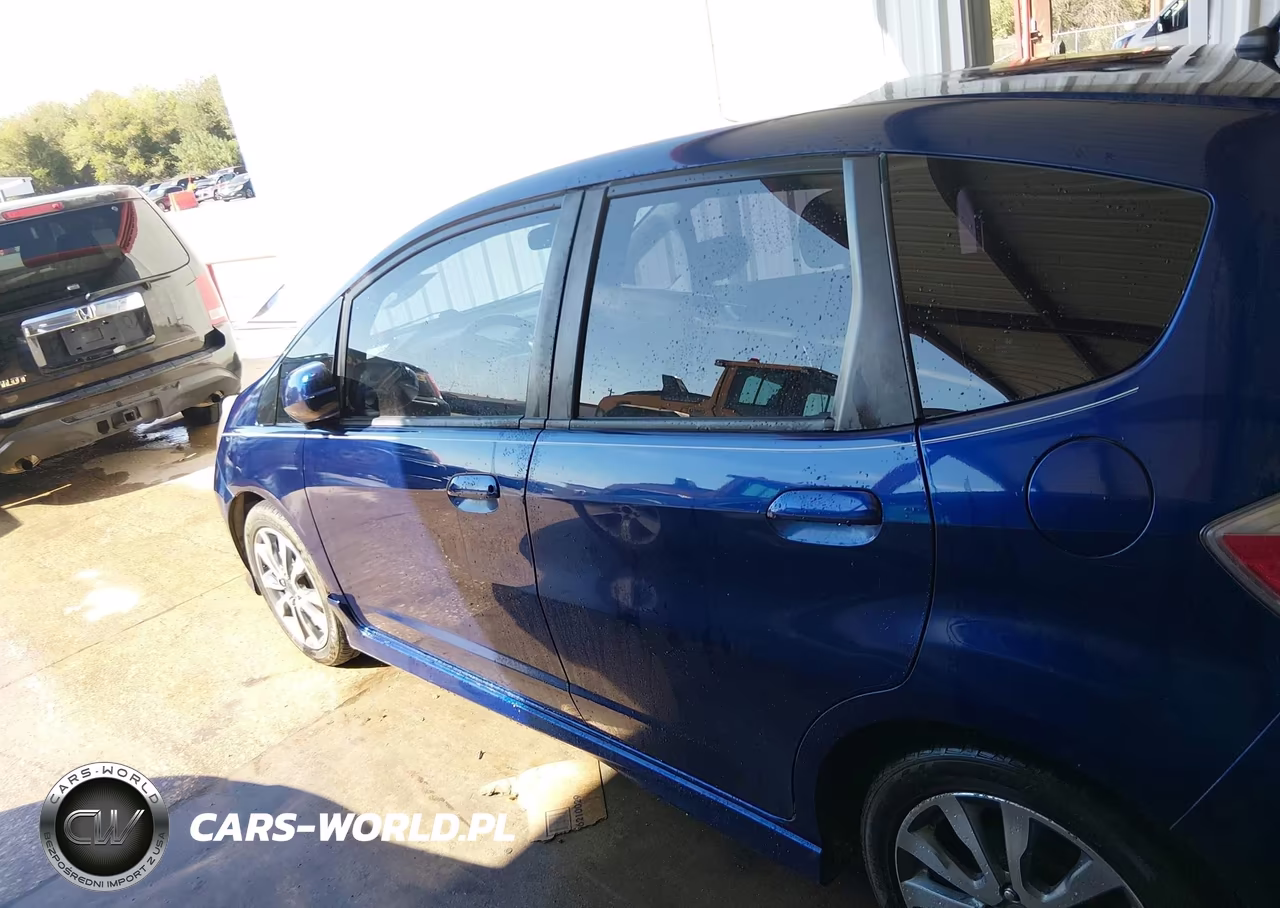 2013 Honda Fit Sport VIN:JHMGE8G51DC028912 - 14