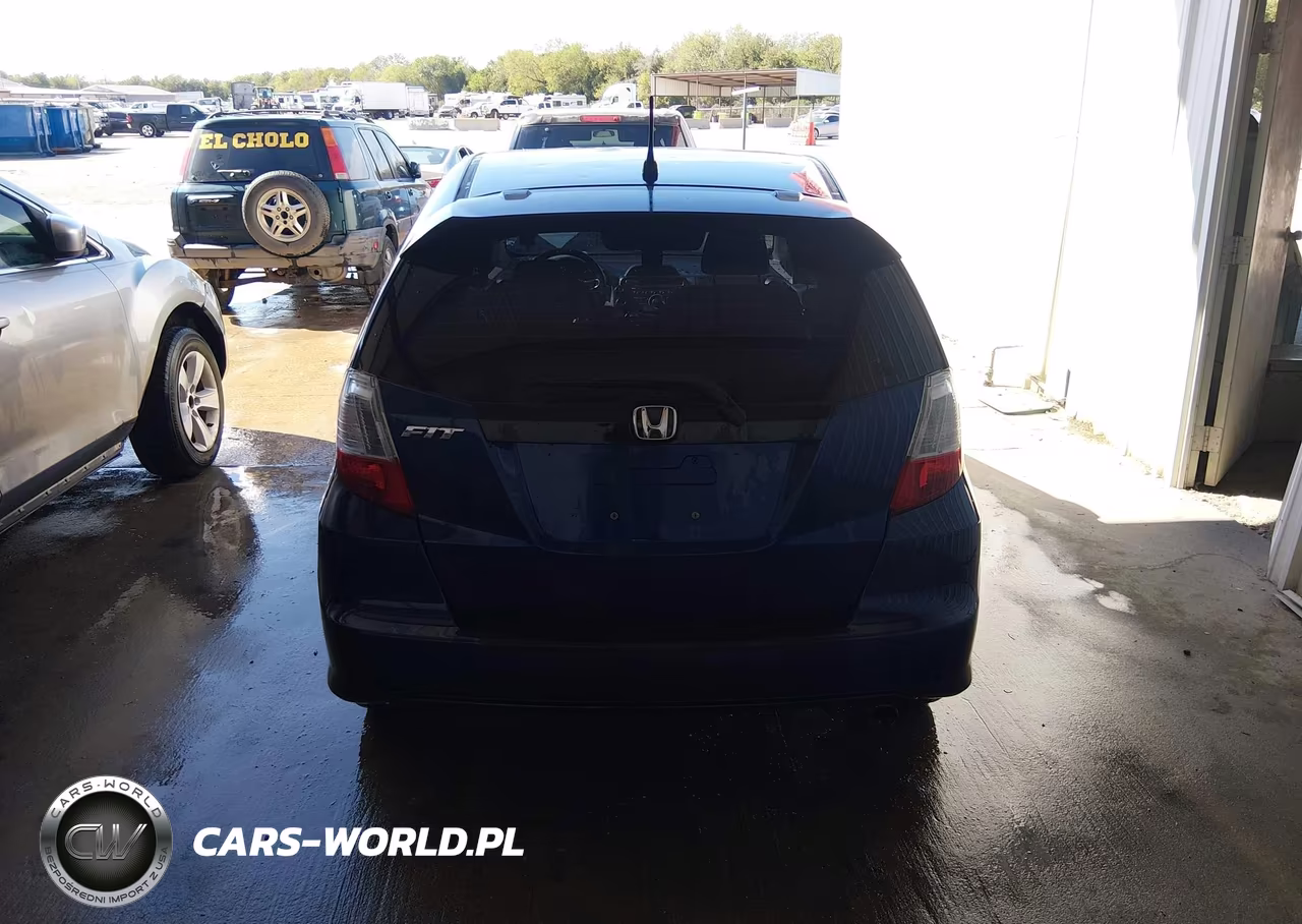 2013 Honda Fit Sport VIN:JHMGE8G51DC028912 - 16