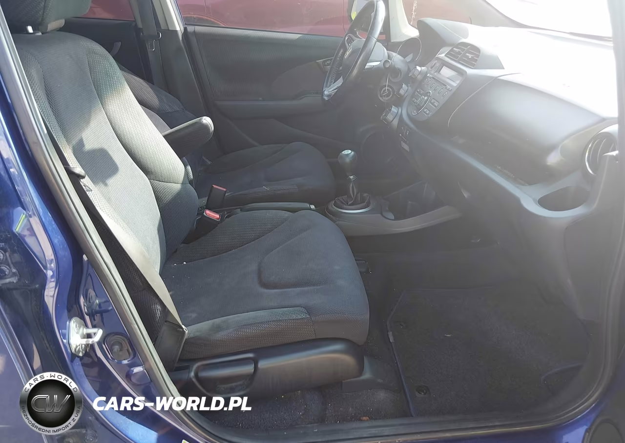 2013 Honda Fit Sport VIN:JHMGE8G51DC028912 - 5