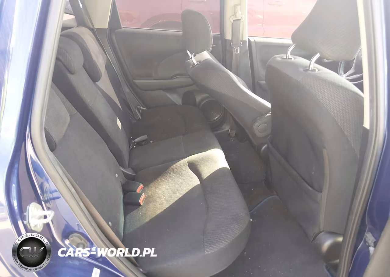 2013 Honda Fit Sport VIN:JHMGE8G51DC028912 - 8