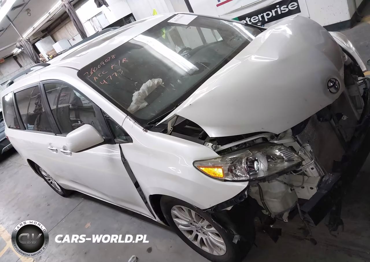 2017 Toyota Sienna Xle 8 Passenger