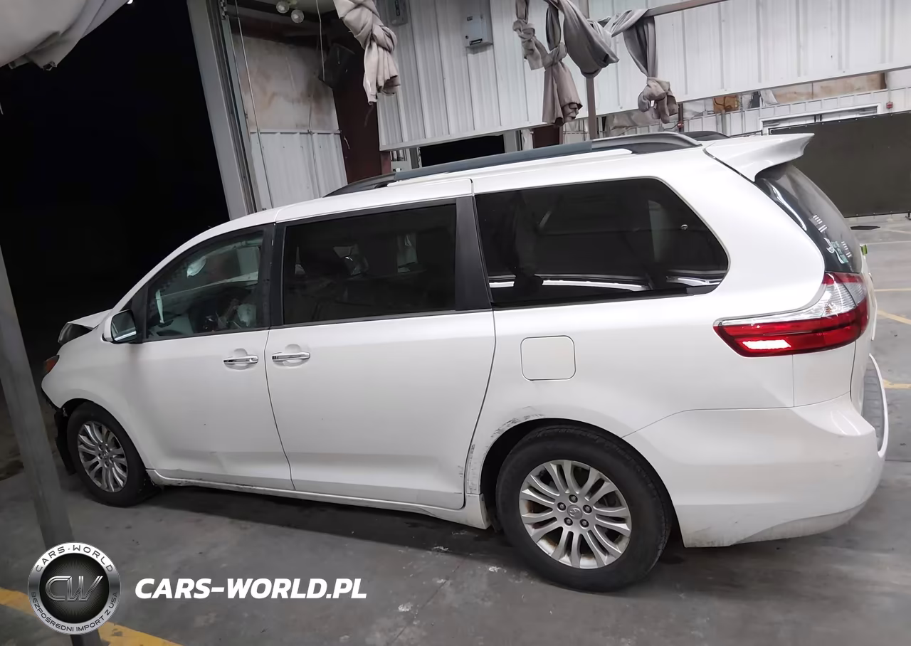 2017 Toyota Sienna Xle 8 Passenger VIN:5TDYZ3DCXHS824773 - 15