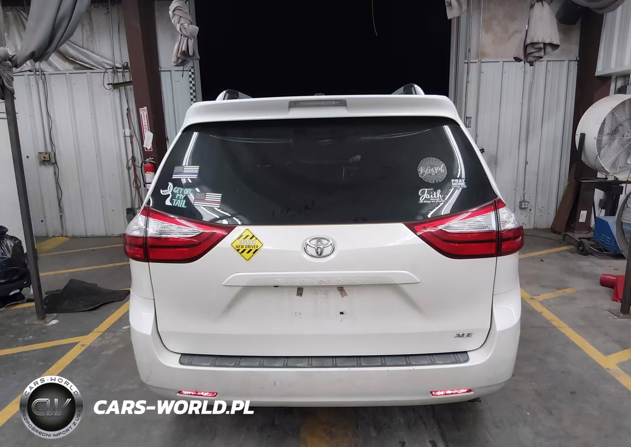 2017 Toyota Sienna Xle 8 Passenger VIN:5TDYZ3DCXHS824773 - 17