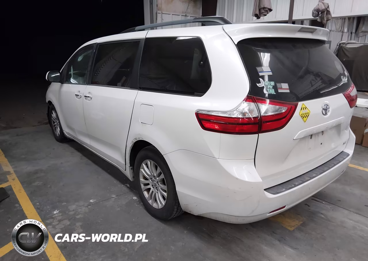 2017 Toyota Sienna Xle 8 Passenger VIN:5TDYZ3DCXHS824773 - 3