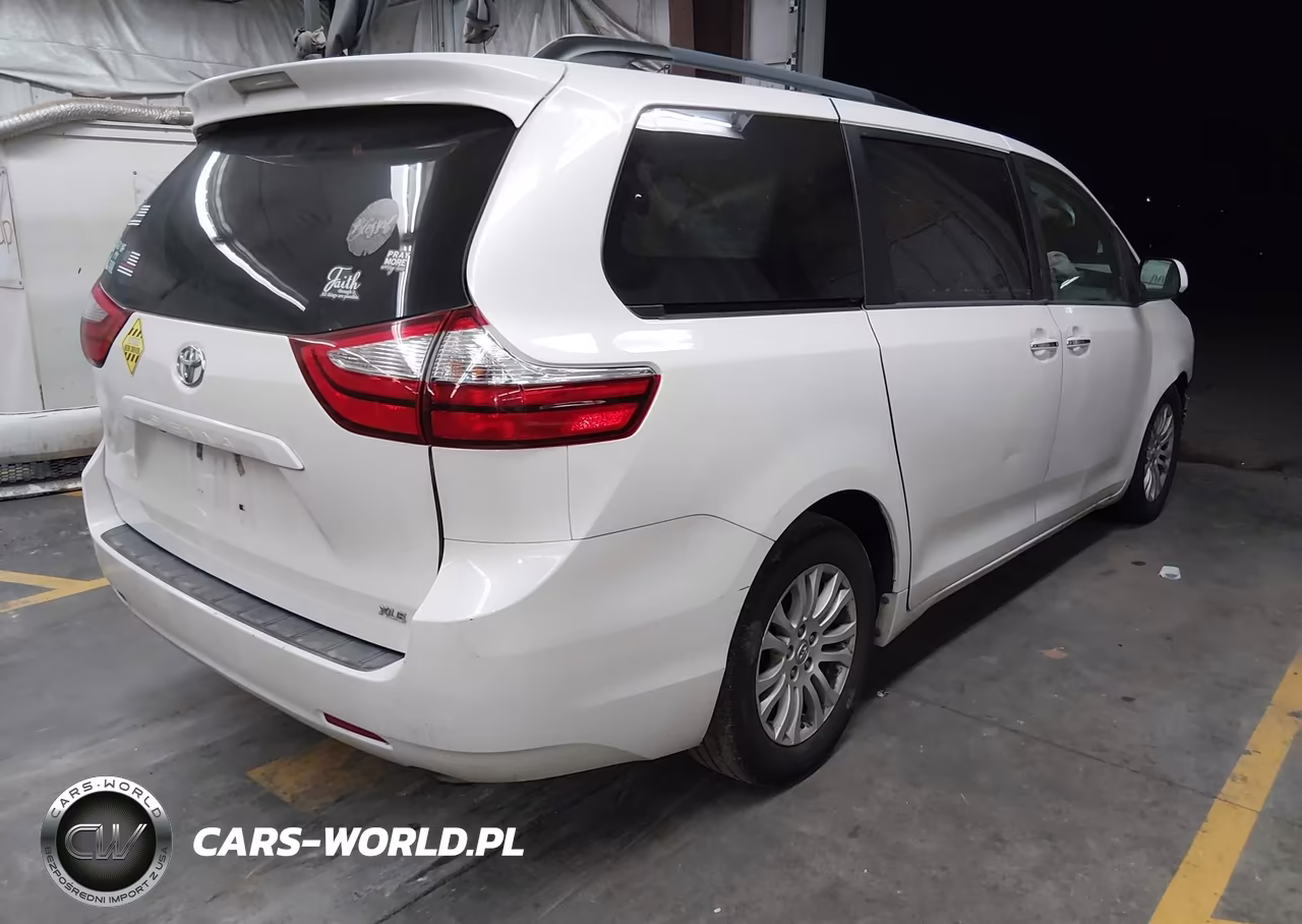 2017 Toyota Sienna Xle 8 Passenger VIN:5TDYZ3DCXHS824773 - 4