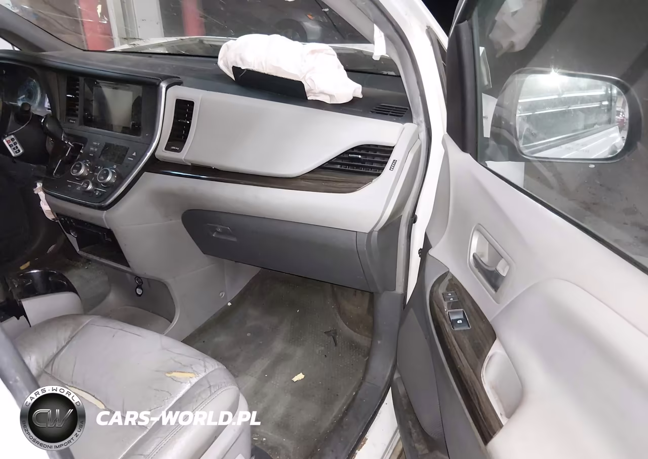 2017 Toyota Sienna Xle 8 Passenger VIN:5TDYZ3DCXHS824773 - 5
