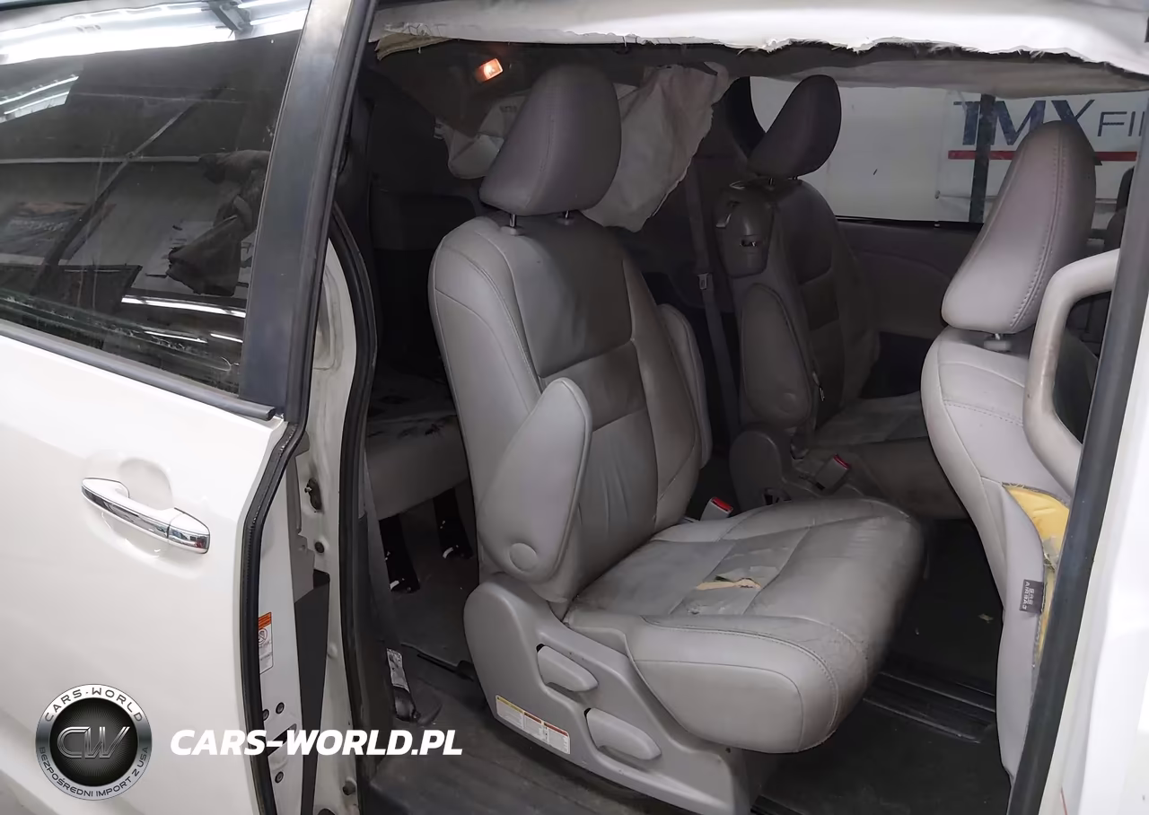 2017 Toyota Sienna Xle 8 Passenger VIN:5TDYZ3DCXHS824773 - 8