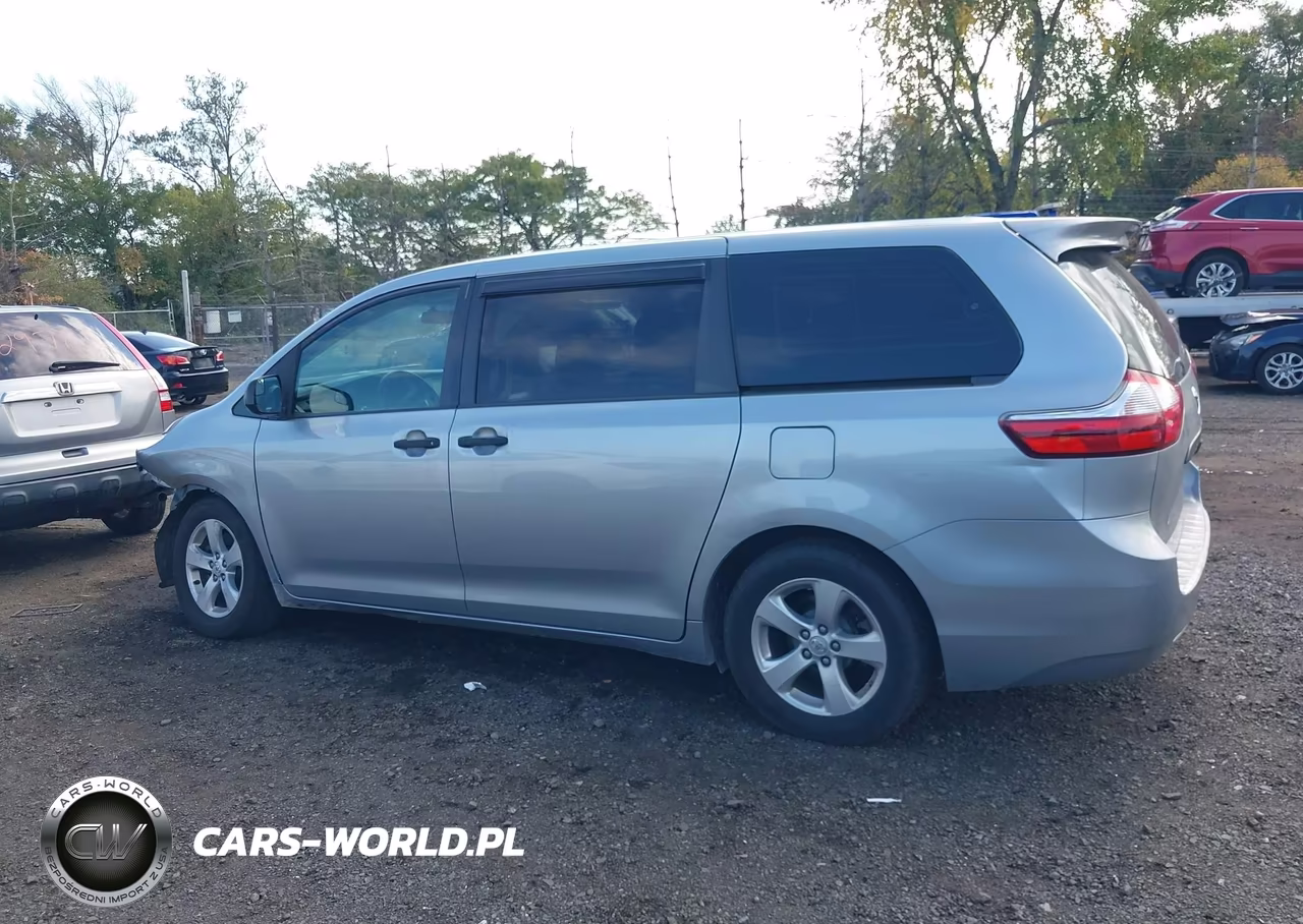 2017 Toyota Sienna L 7 Passenger VIN:5TDZZ3DC2HS843788 - 14