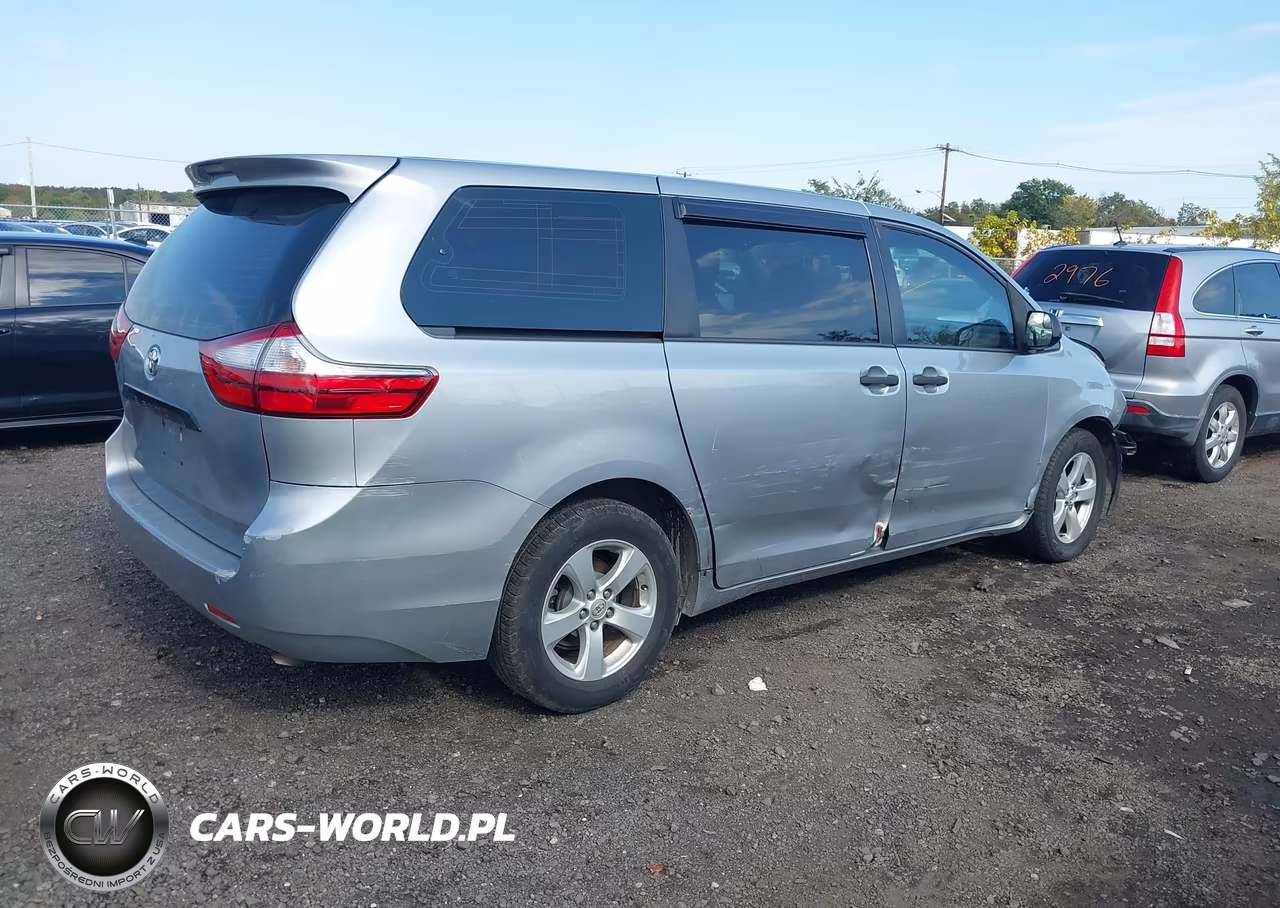 2017 Toyota Sienna L 7 Passenger VIN:5TDZZ3DC2HS843788 - 4
