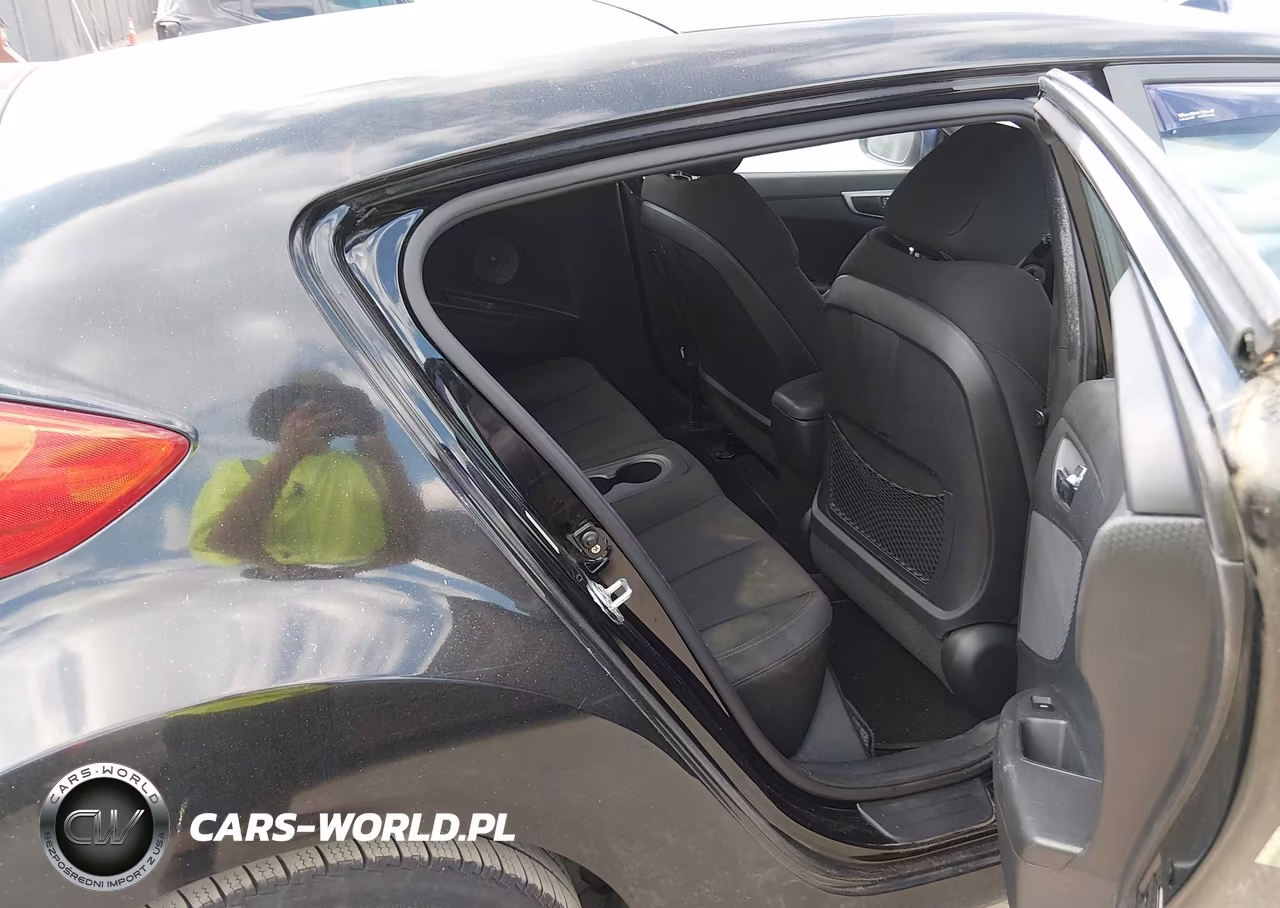 2012 Hyundai Veloster Base W-Black VIN:KMHTC6AD0CU027426 - 8