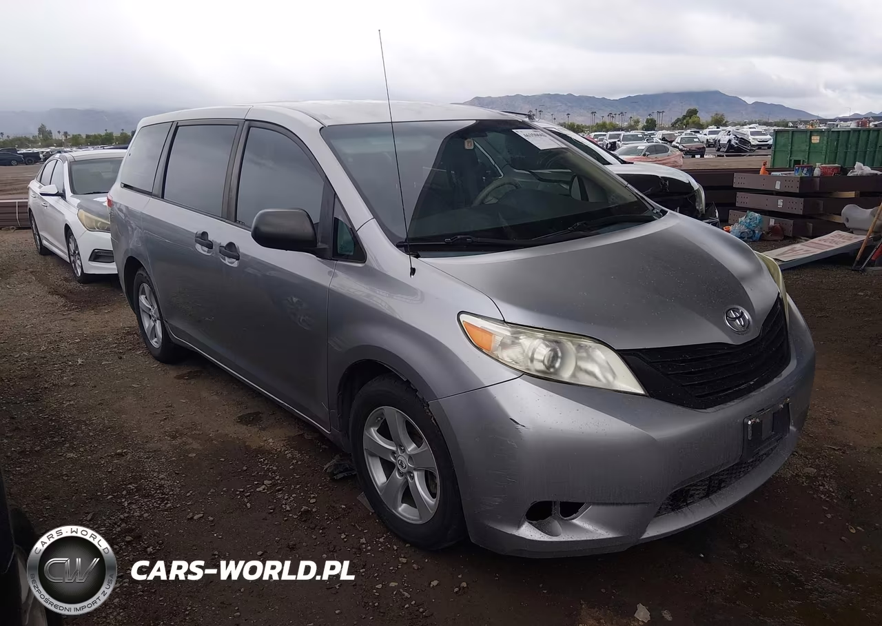 2011 Toyota Sienna Base V6