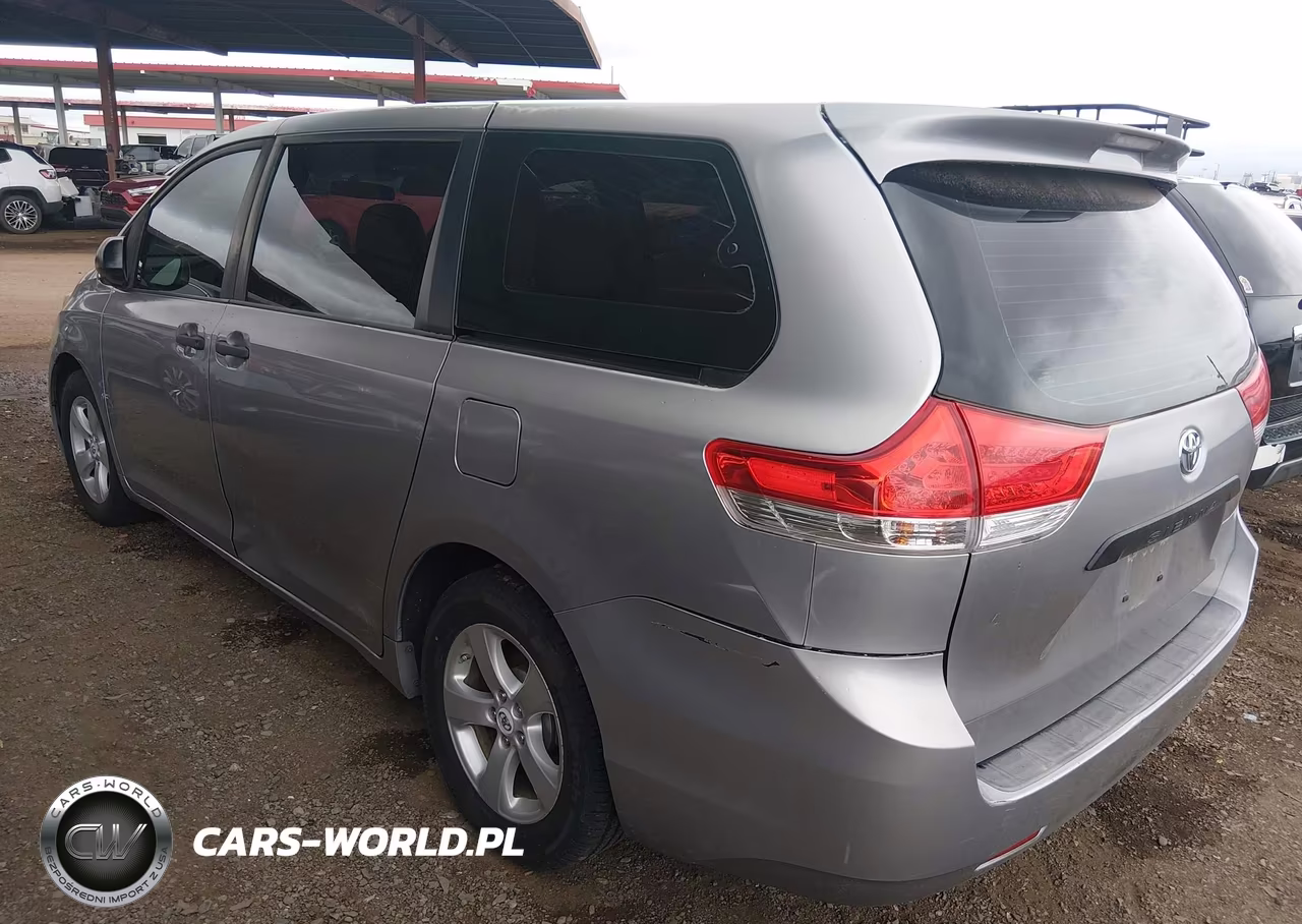 2011 Toyota Sienna Base V6 VIN:5TDZK3DC5BS030487 - 3