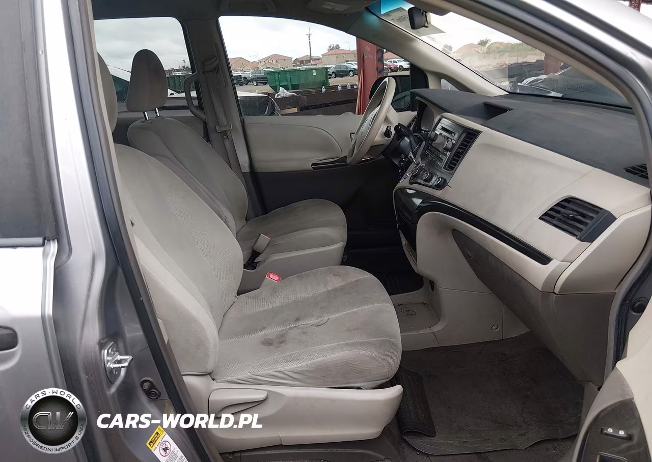 2011 Toyota Sienna Base V6 VIN:5TDZK3DC5BS030487 - 5