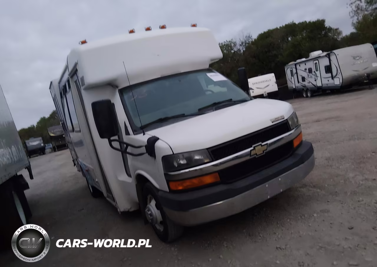 2016 Chevrolet Express Cutaway 3500 Diesel – zdjęcie 1 z 19