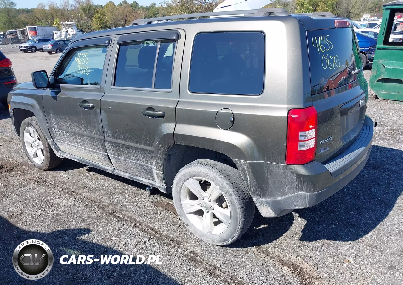 2015 Jeep Patriot Latitude VIN:1C4NJRFB2FD214862 - 3