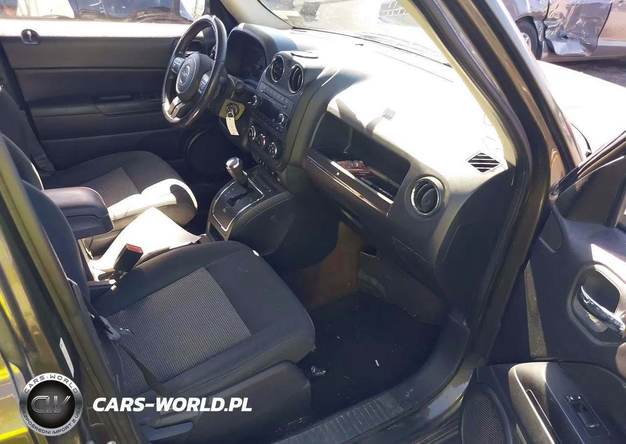 2015 Jeep Patriot Latitude VIN:1C4NJRFB2FD214862 - 5