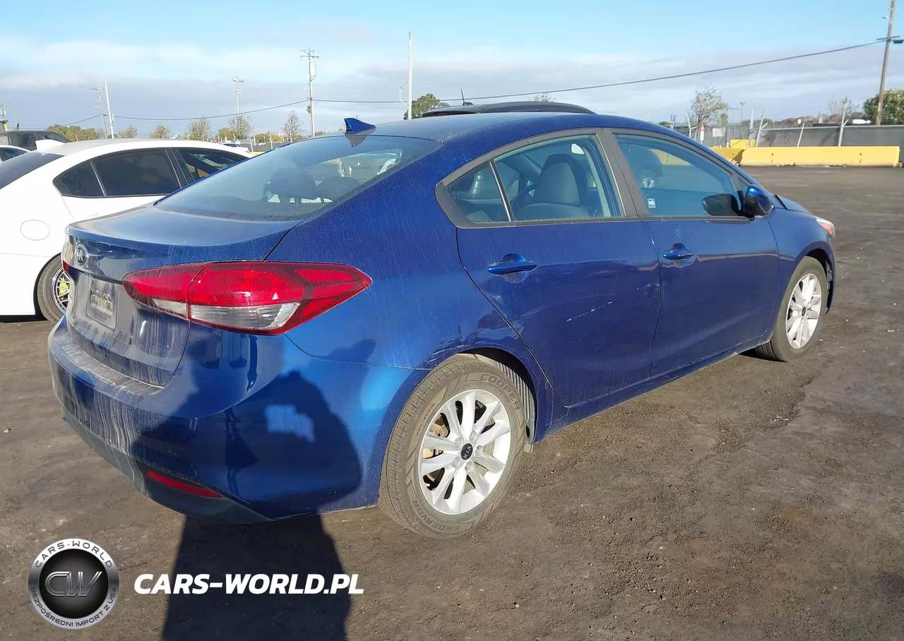 2017 Kia Forte Lx VIN:3KPFL4A75HE144733 - 4