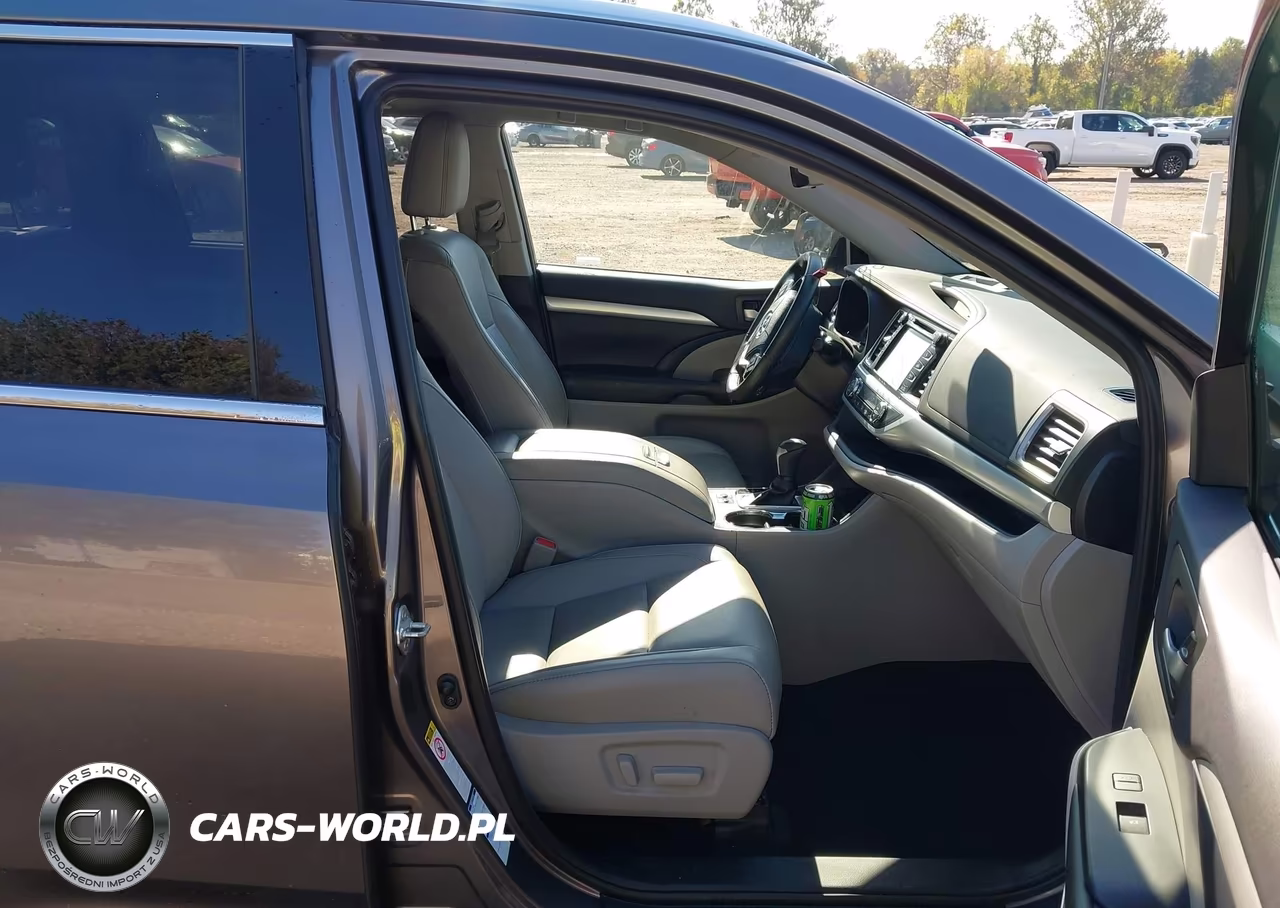 2019 Toyota Highlander Xle VIN:5TDJZRFH8KS998281 - 5