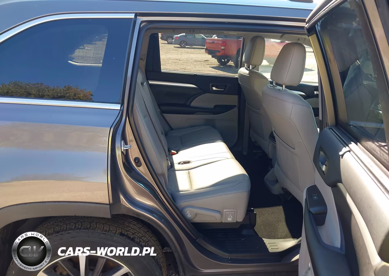 2019 Toyota Highlander Xle VIN:5TDJZRFH8KS998281 - 8