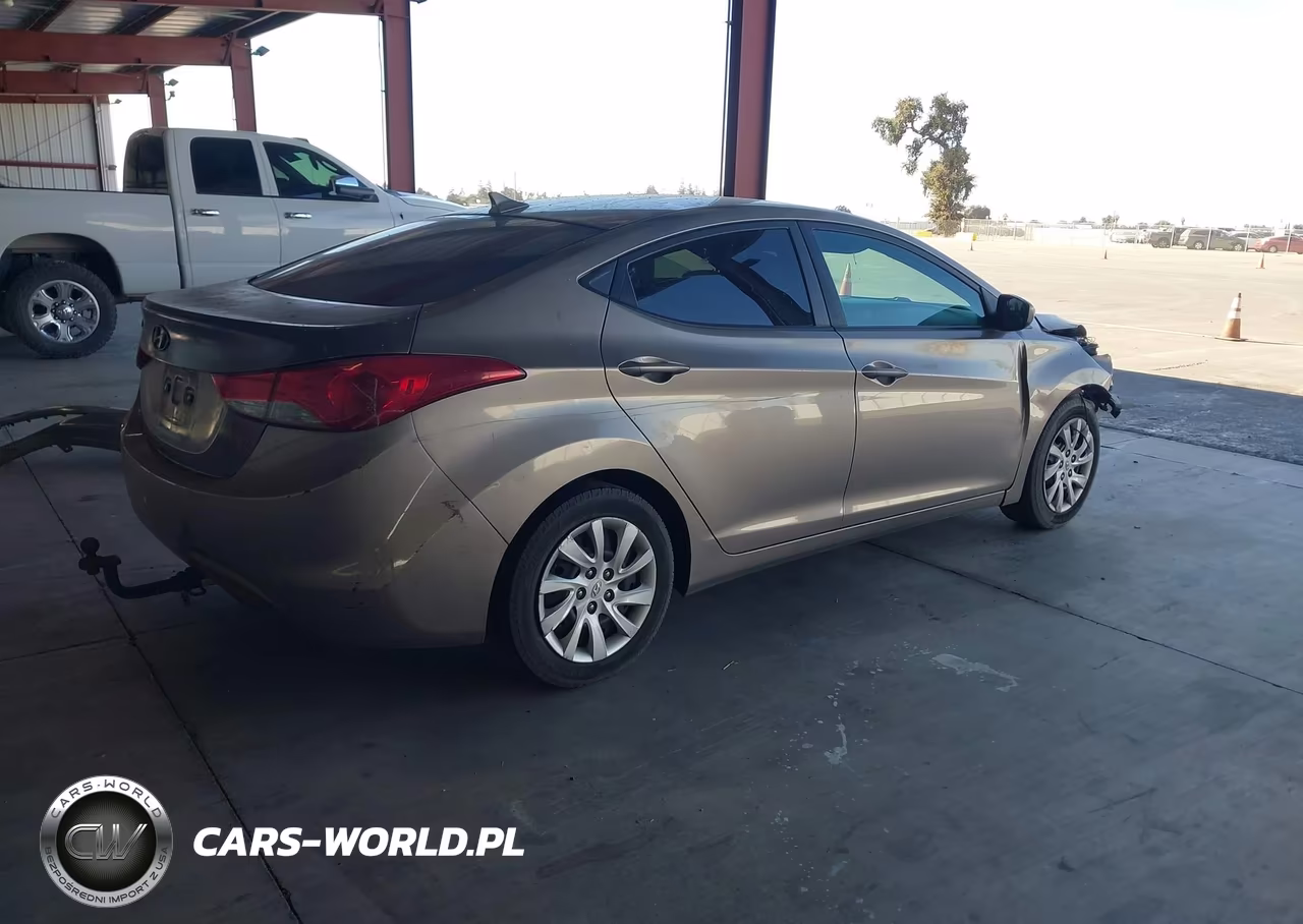 2011 Hyundai Elantra Gls VIN:5NPDH4AE5BH059580 - 4