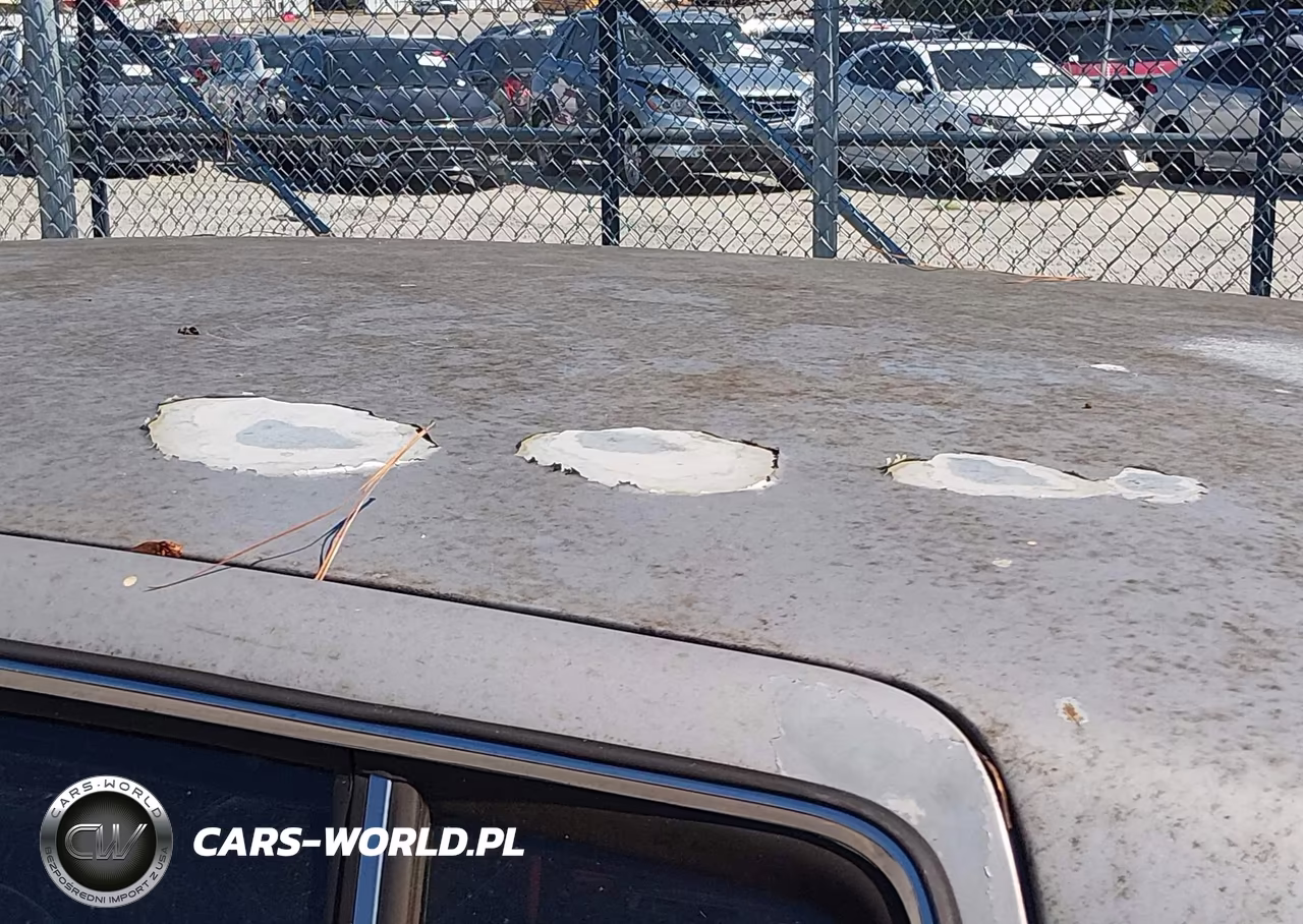 1988 Cadillac Deville VIN:1G6CD5153J4243727 - 17