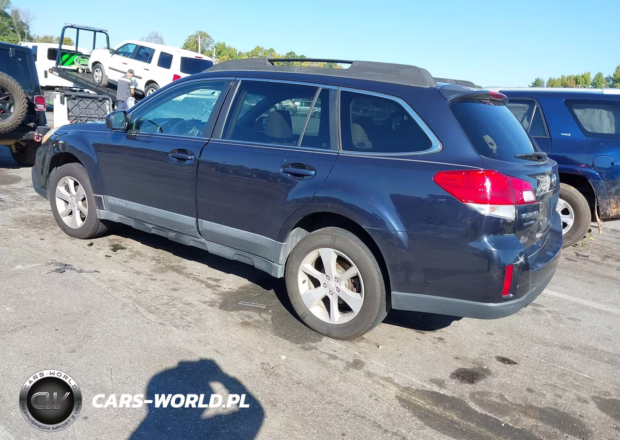 2013 Subaru Outback 2.5I Premium VIN:4S4BRBCCXD3265749 - 3