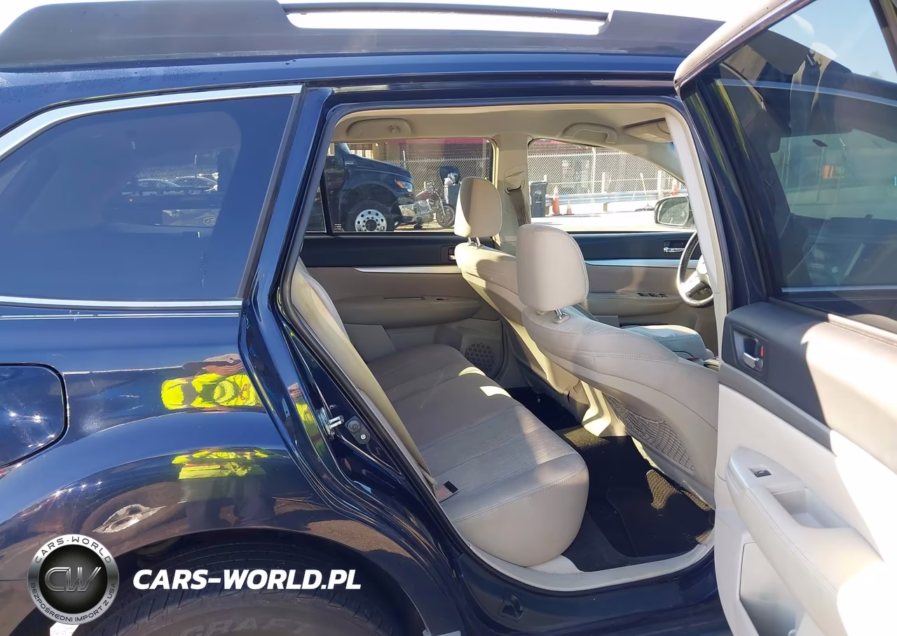 2013 Subaru Outback 2.5I Premium VIN:4S4BRBCCXD3265749 - 8