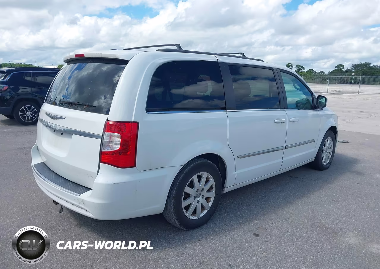 2014 Chrysler Town & Country Touring VIN:2C4RC1BG0ER256358 - 4