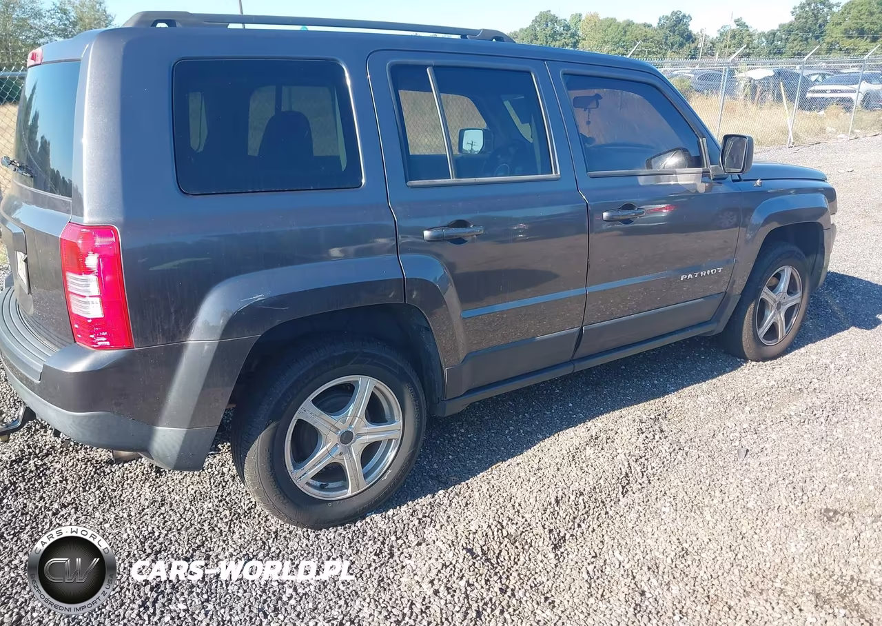 2015 Jeep Patriot Sport VIN:1C4NJPBB8FD358975 - 4