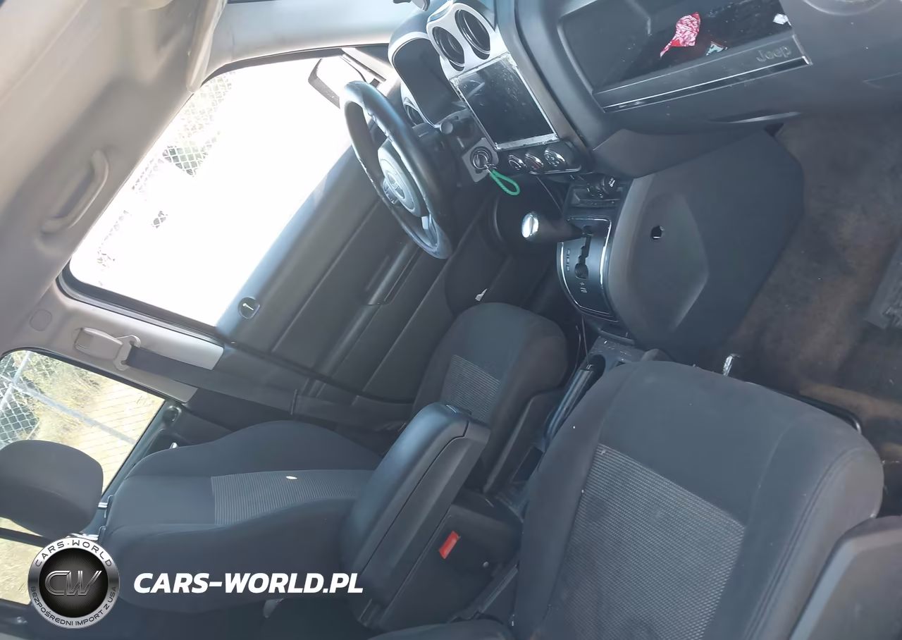 2015 Jeep Patriot Sport VIN:1C4NJPBB8FD358975 - 5
