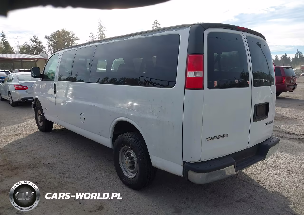 2003 Chevrolet Express VIN:1GAHG39U031210952 - 3