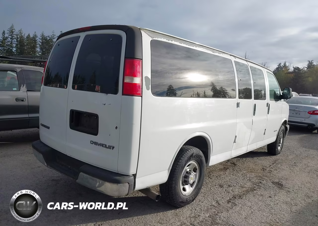 2003 Chevrolet Express VIN:1GAHG39U031210952 - 4