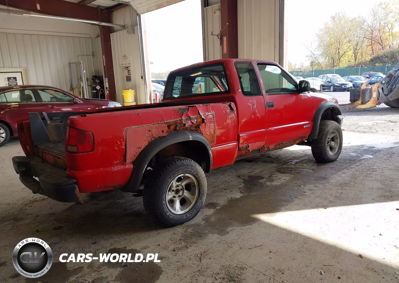 2003 Chevrolet S-10 Ls VIN:1GCCT19X738126050 - 4