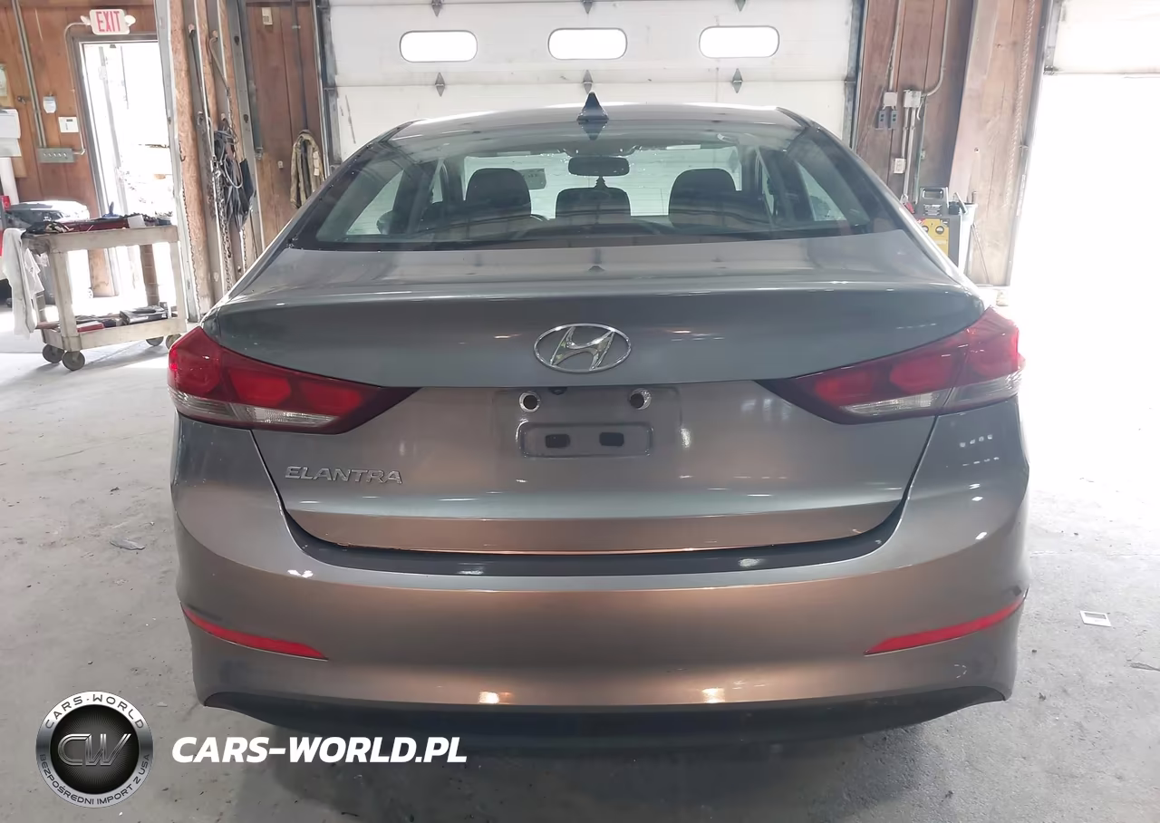 2018 Hyundai Elantra Value Edition VIN:5NPD84LF9JH370465 - 16