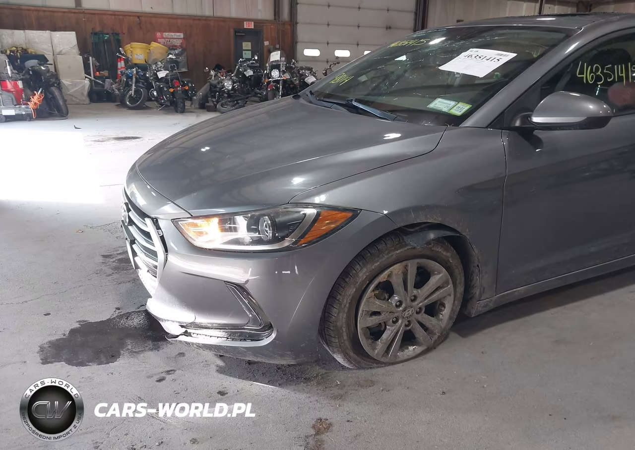 2018 Hyundai Elantra Value Edition VIN:5NPD84LF9JH370465 - 17