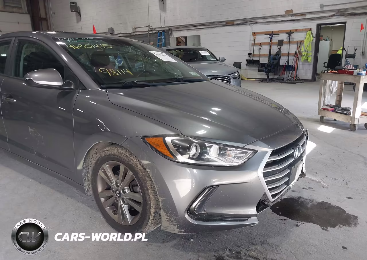 2018 Hyundai Elantra Value Edition VIN:5NPD84LF9JH370465 - 18