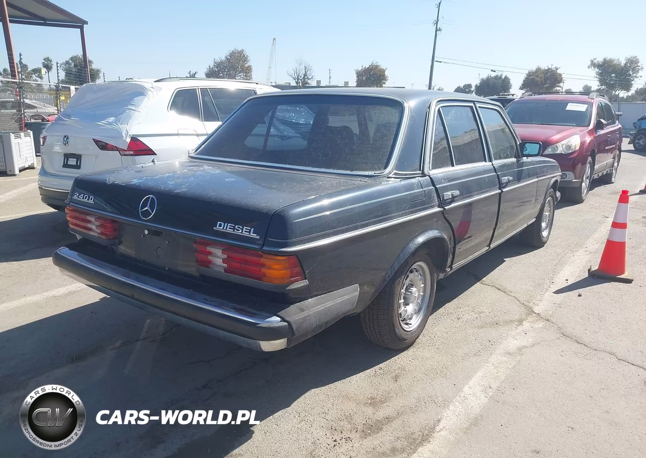 1983 Mercedes-Benz 240 D VIN:WDBAB23A5DB375793 - 4