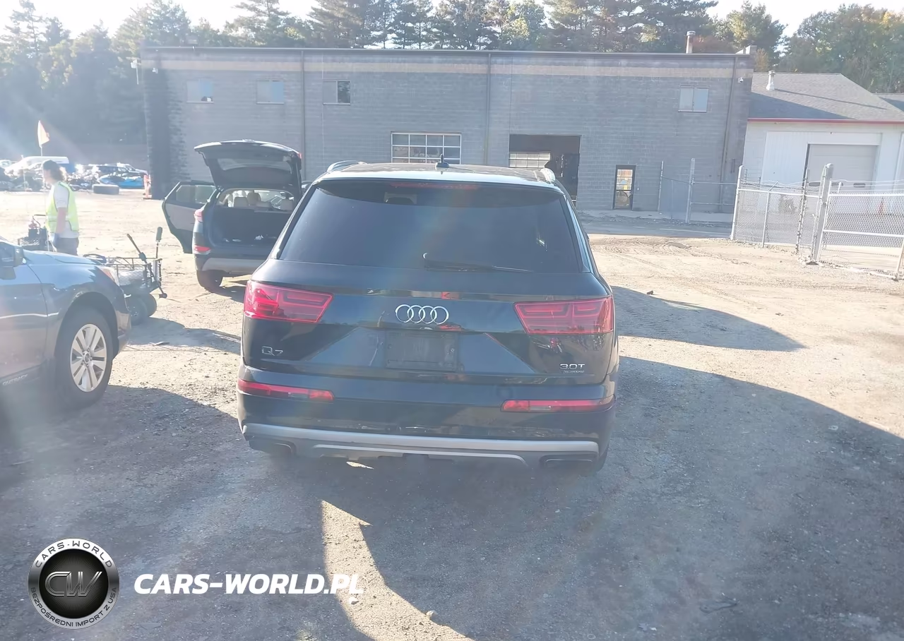2017 Audi Q7 3.0T Premium VIN:WA1LAAF78HD031824 - 16