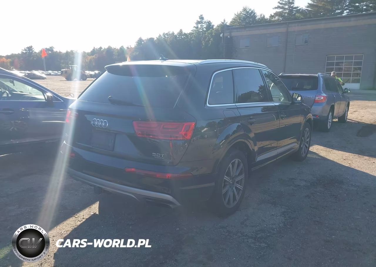 2017 Audi Q7 3.0T Premium VIN:WA1LAAF78HD031824 - 4
