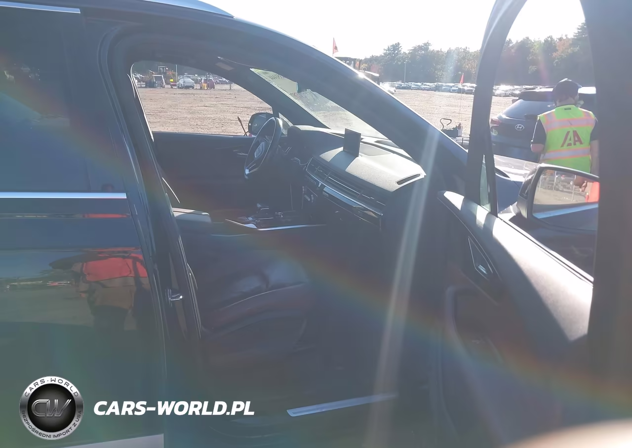 2017 Audi Q7 3.0T Premium VIN:WA1LAAF78HD031824 - 5