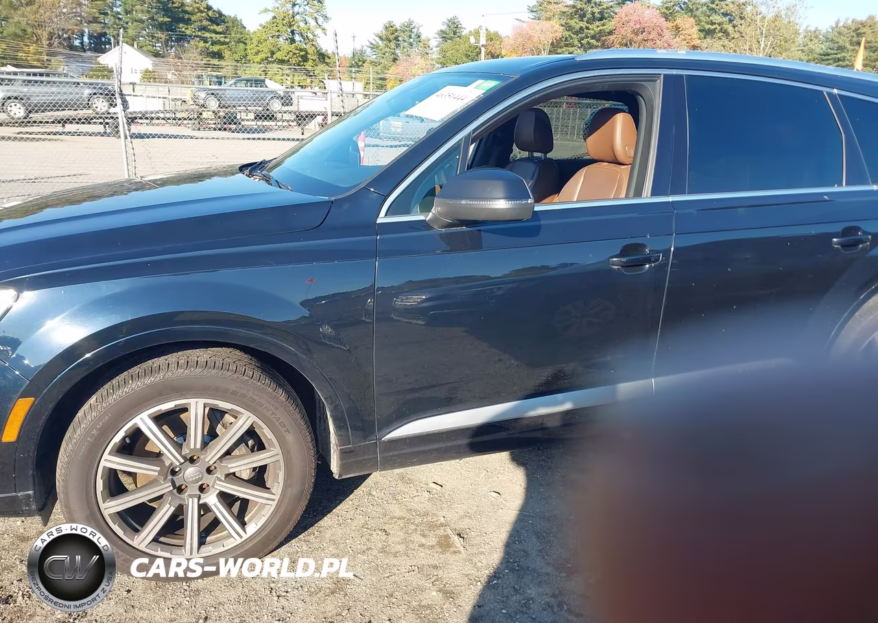 2017 Audi Q7 3.0T Premium VIN:WA1LAAF78HD031824 - 6