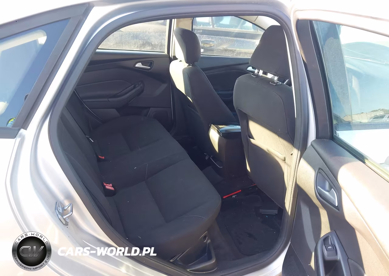 2017 Ford Focus Se VIN:1FADP3F2XHL286852 - 8