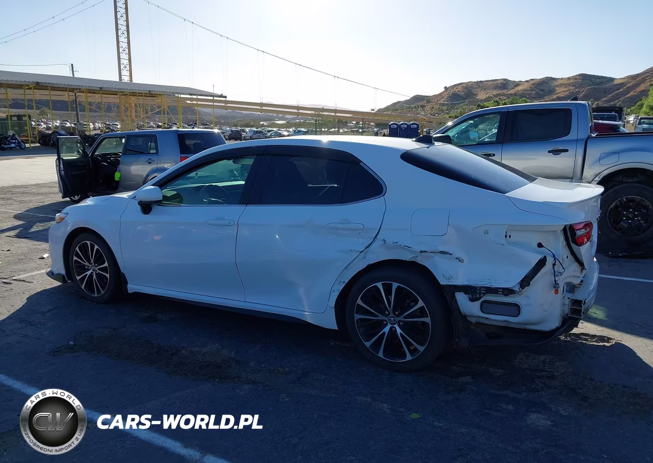 2018 Toyota Camry Se VIN:4T1B11HK4JU523755 - 15