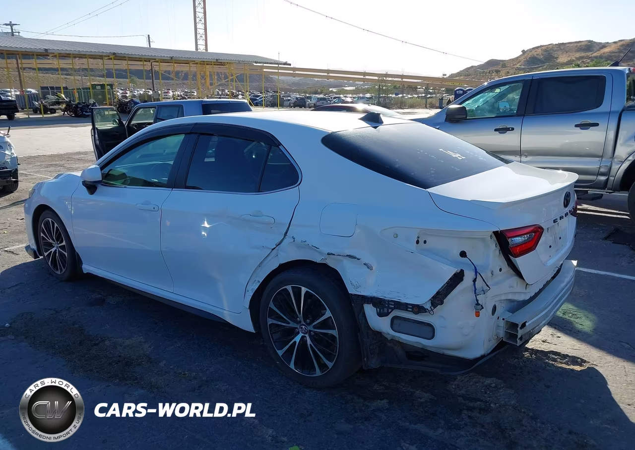 2018 Toyota Camry Se VIN:4T1B11HK4JU523755 - 3