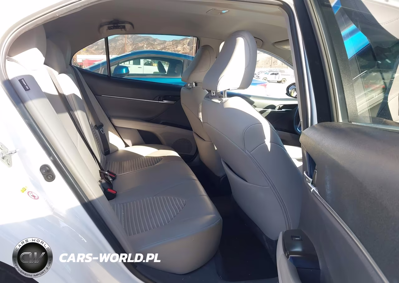 2018 Toyota Camry Se VIN:4T1B11HK4JU523755 - 8