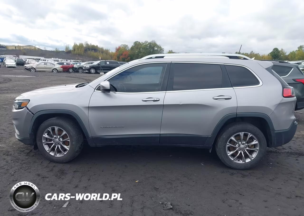 2019 Jeep Cherokee Latitude Plus 4X4 VIN:1C4PJMLN0KD189223 - 14